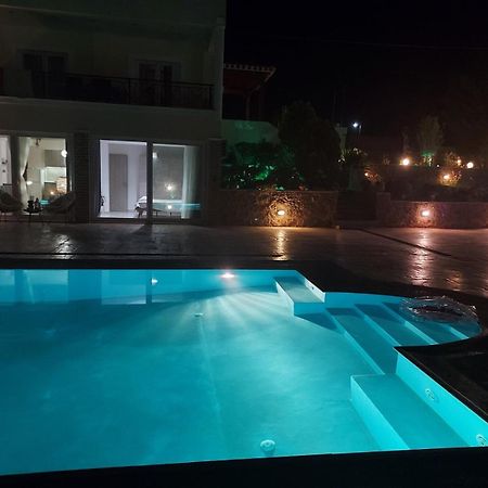Luxury Arartments Tzemi Villa ปอร์โตเฮลี ภายนอก รูปภาพ