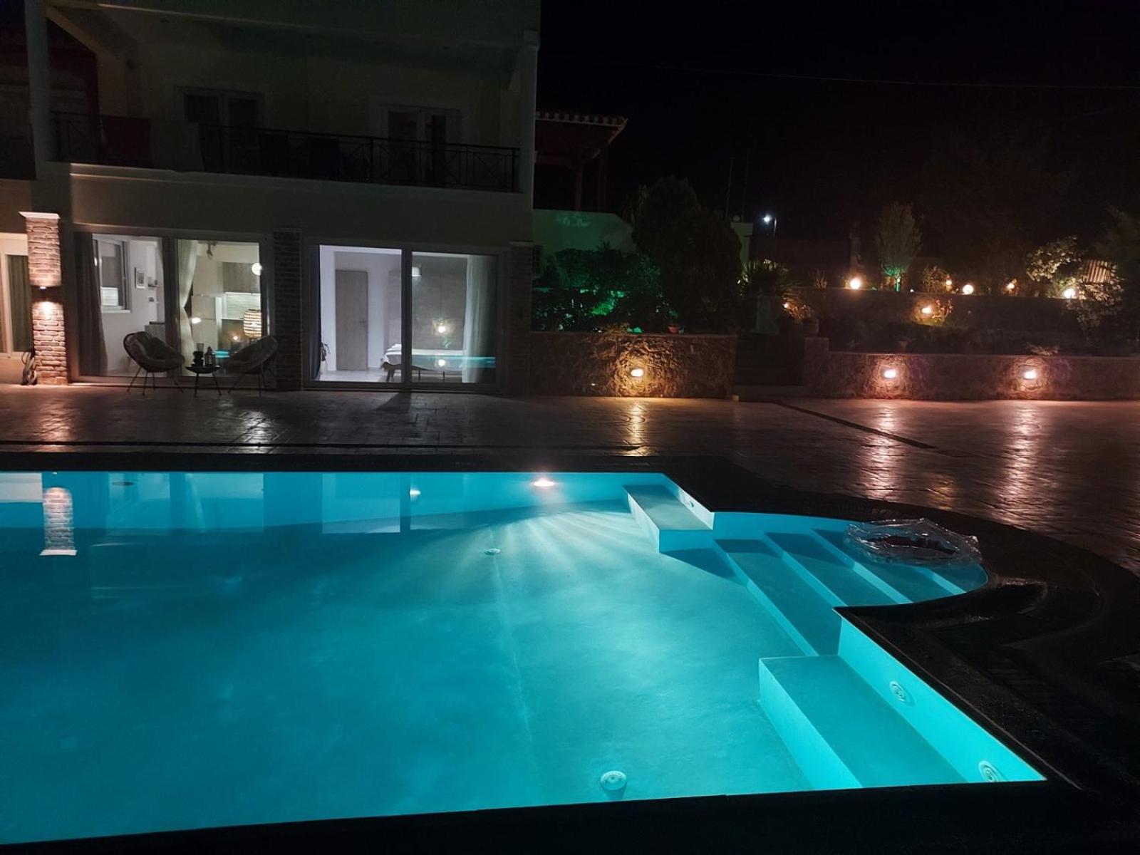 Luxury Arartments Tzemi Villa ปอร์โตเฮลี ภายนอก รูปภาพ