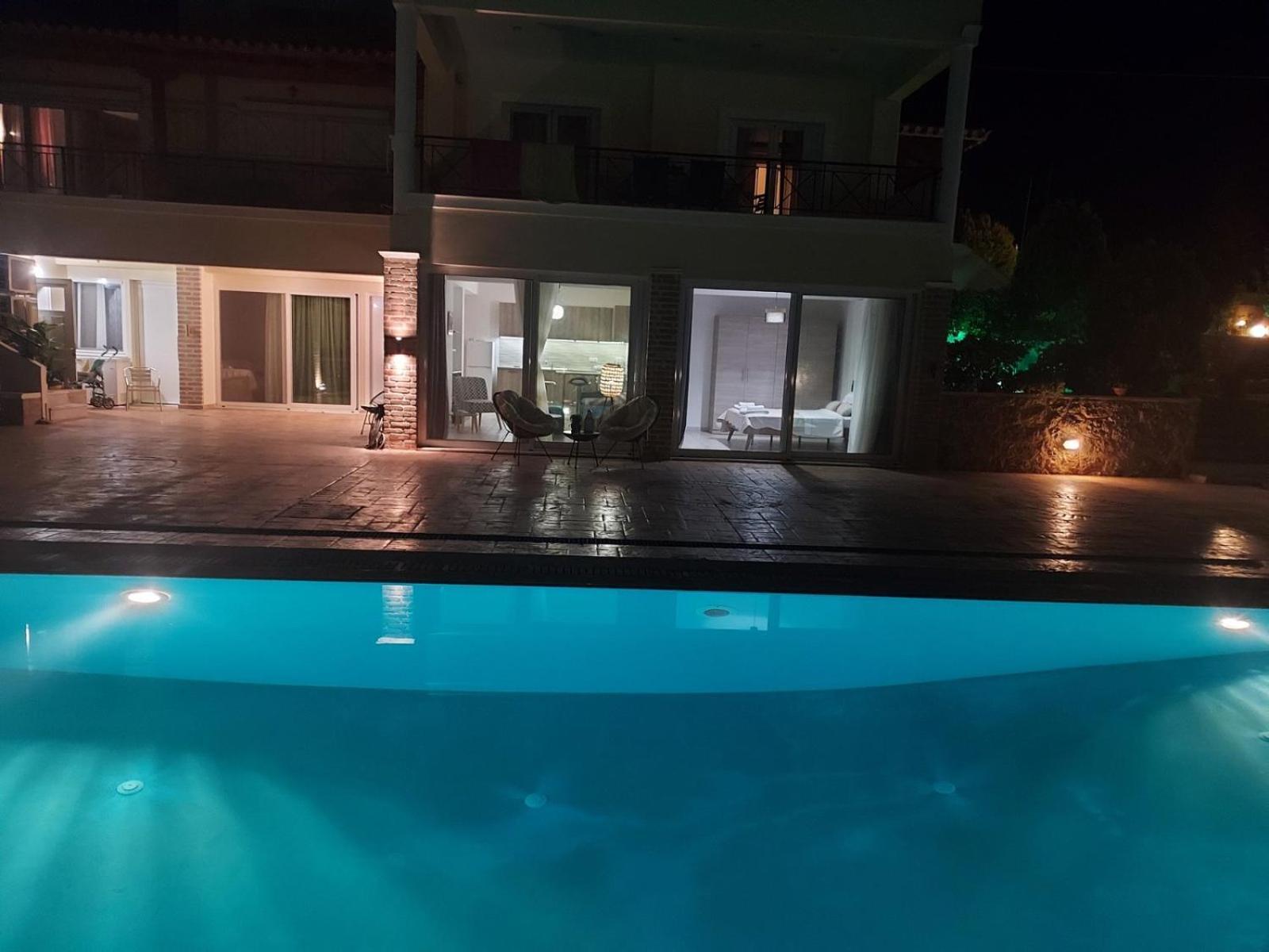 Luxury Arartments Tzemi Villa ปอร์โตเฮลี ภายนอก รูปภาพ