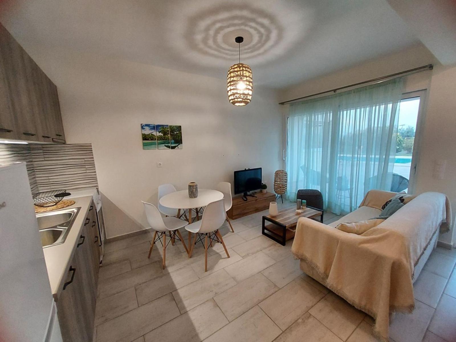 Luxury Arartments Tzemi Villa ปอร์โตเฮลี ภายนอก รูปภาพ