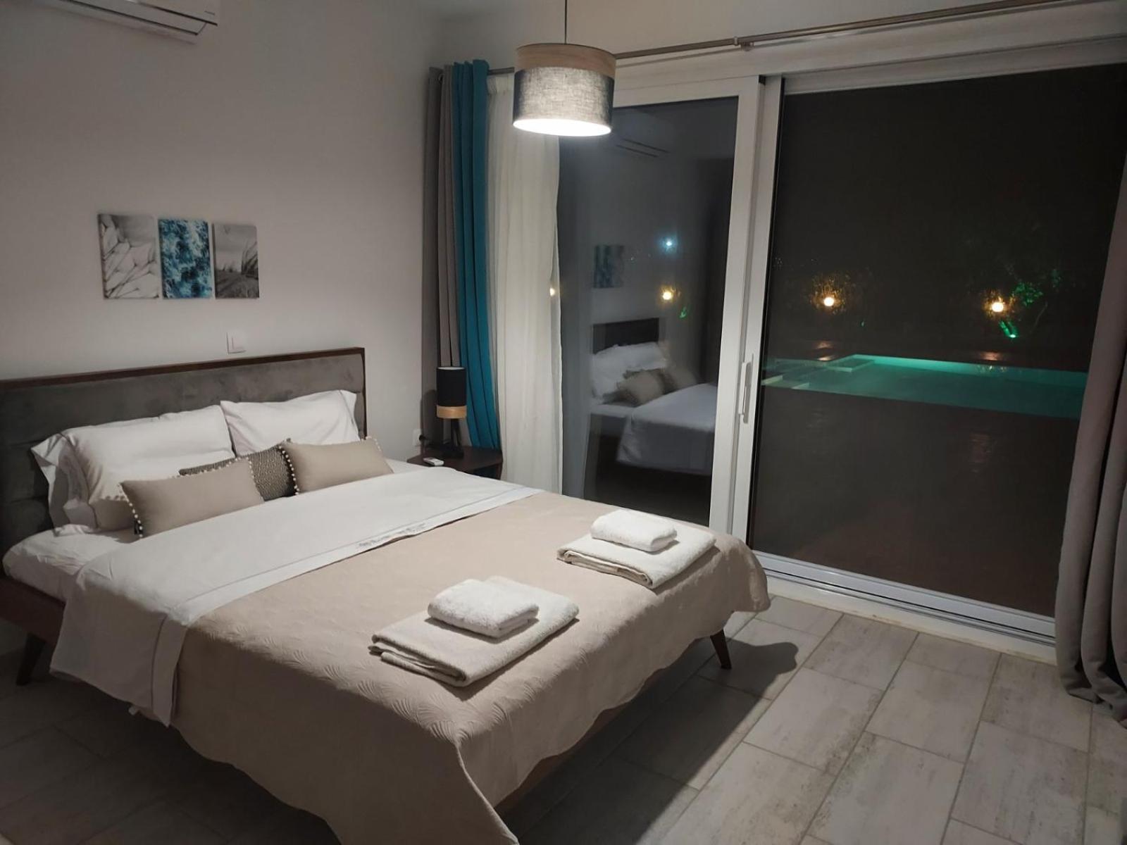 Luxury Arartments Tzemi Villa ปอร์โตเฮลี ภายนอก รูปภาพ